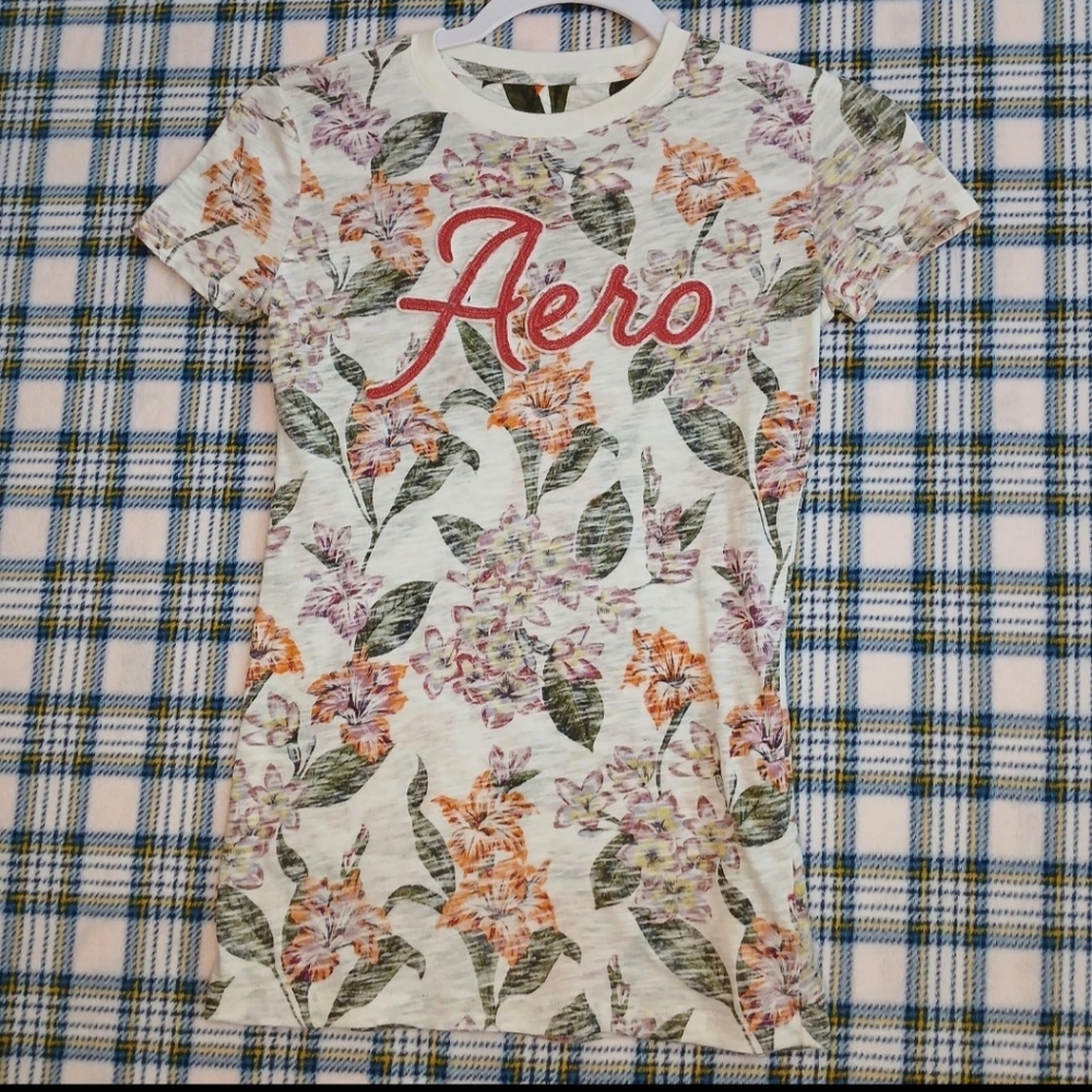 Aeropostale Classic Crew Floral Tee XS